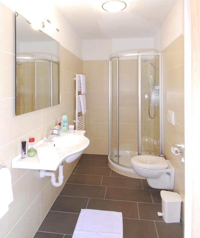 Der Blaue Reiter Aparthotel Schenna Bilik gambar